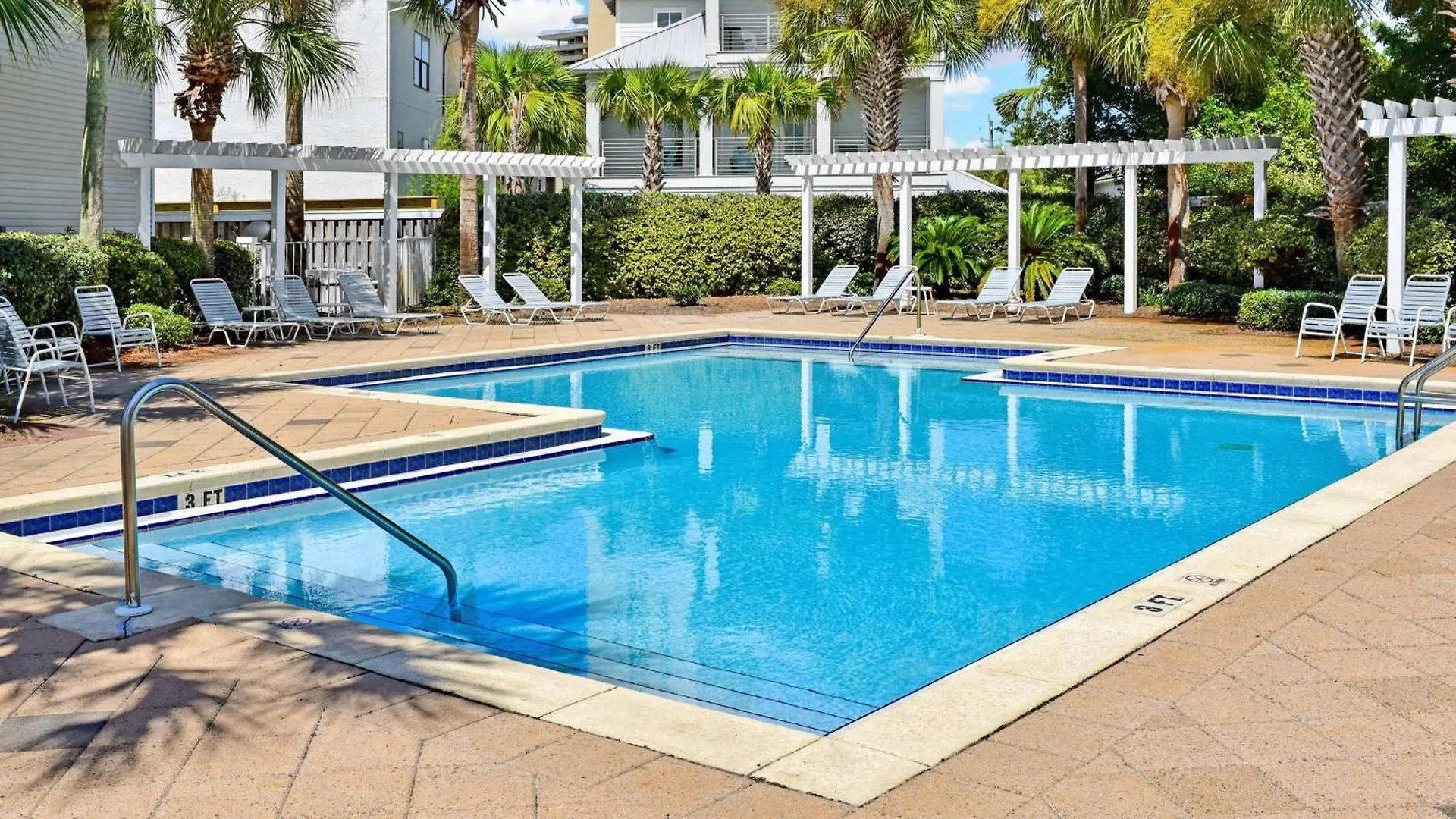 Claire De Lune With Private Beach Access Destin
